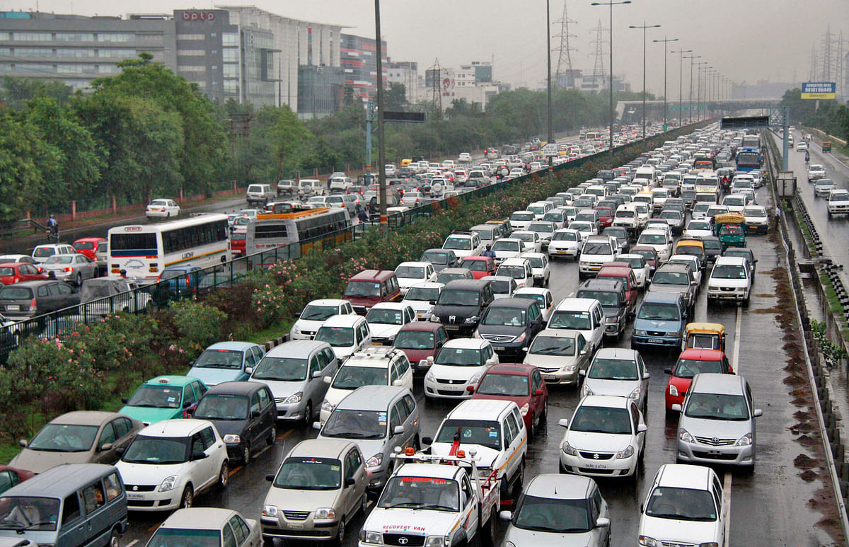 Heavy and increasing vehicular traffic has contributed to the rise of air pollution exponentially. (Photo: Reuters)