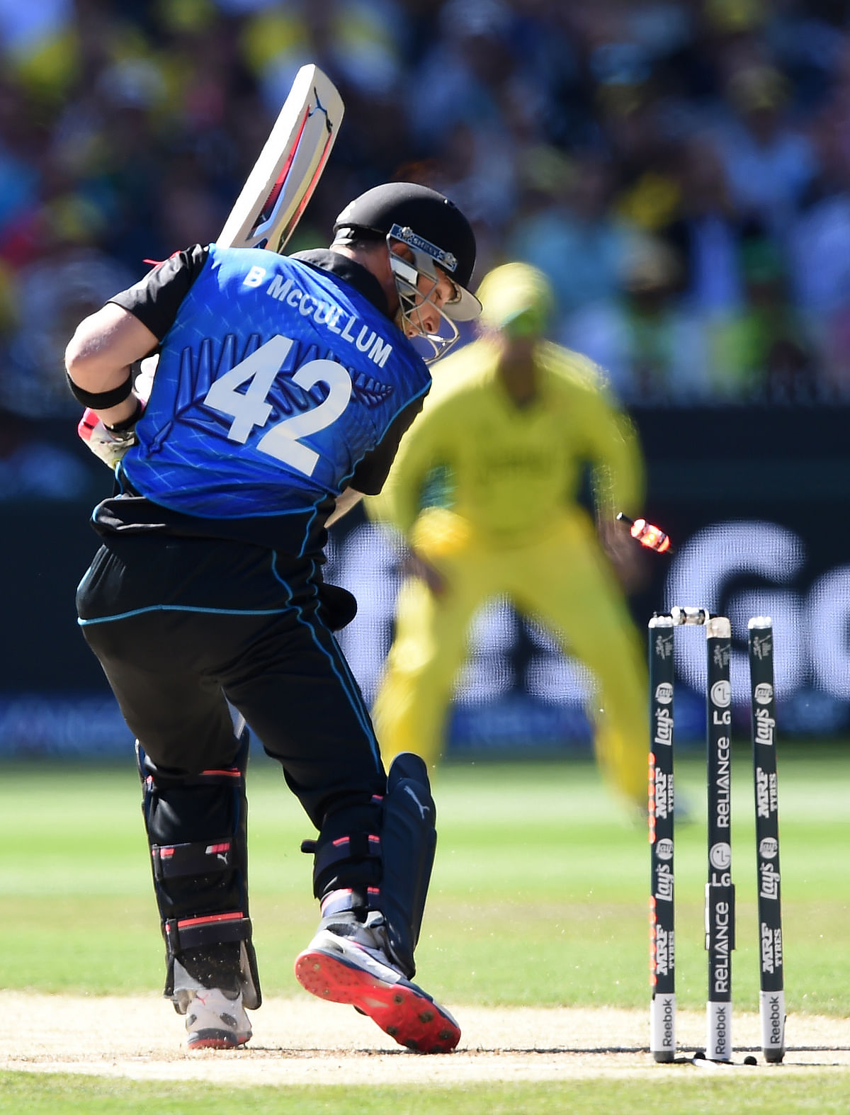 New Zealand are beaten by 7 wickets as Australia win the World Cup trophy for a fifth time in the sport’s history.
