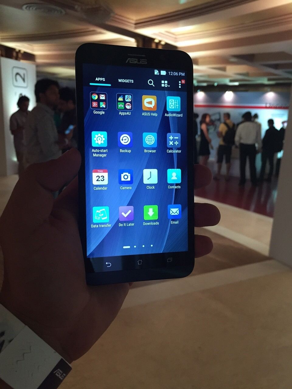 Asus has launched  its flagship Zenfone 2 smartphone. The Quint’s Siddhartha Sharma has pictures from the event. 