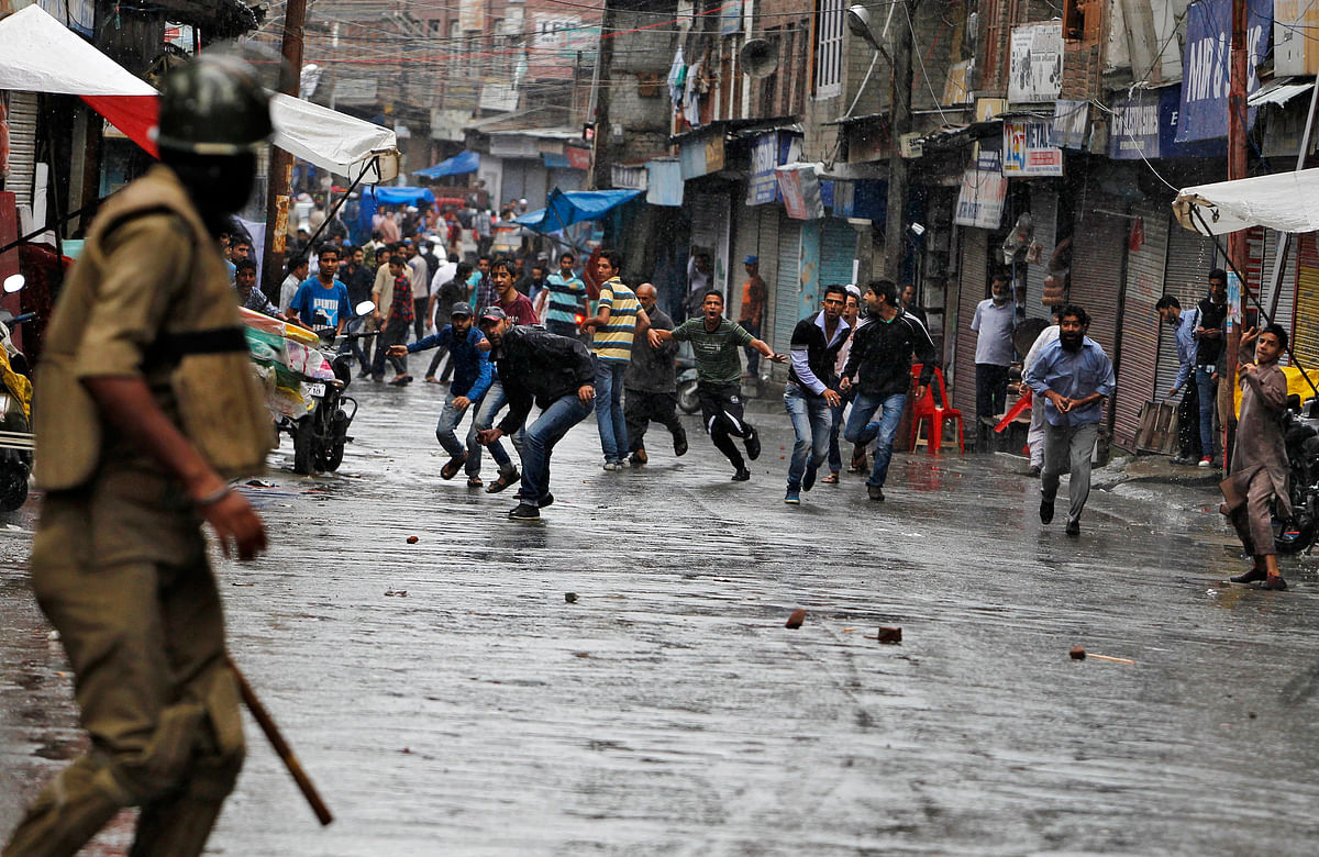 The Police Are Becoming Soft Targets in Kashmir says journalist Shujaat Bukhari. Read on to find out why.