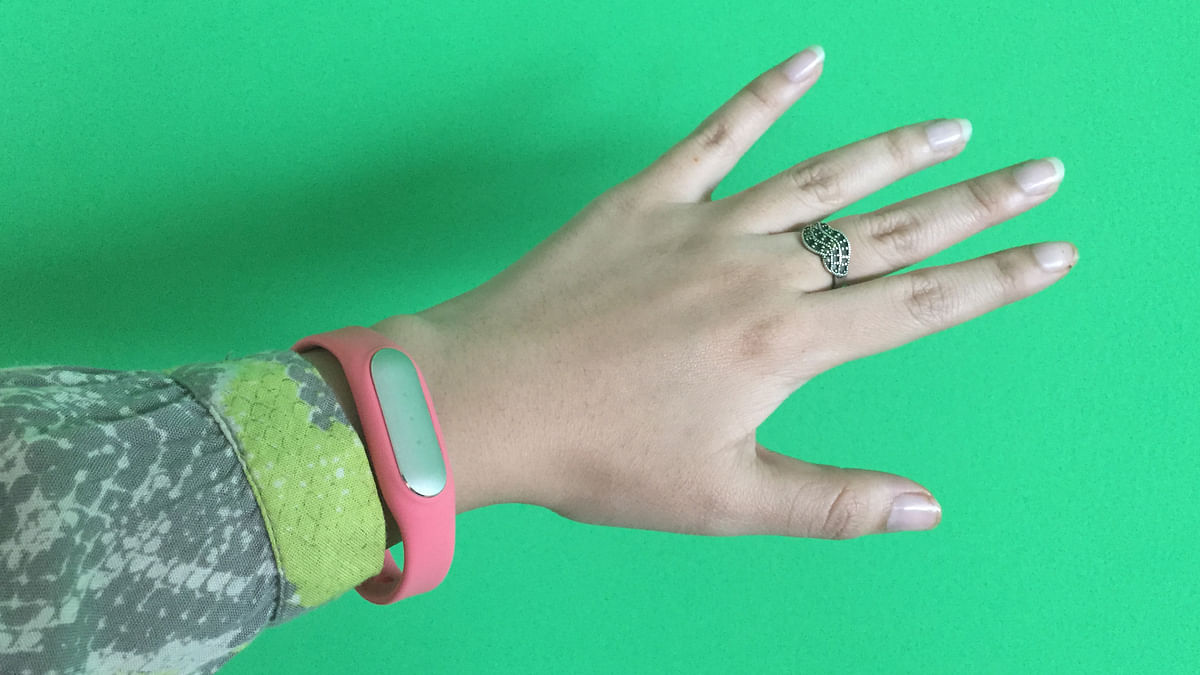 Why is the Xiaomi Mi Band the best fitness wearable band for Rs 999? @sidnchips tells you why. 