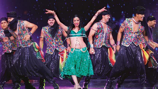 Did Malaika Arora Suffer A Wardrobe Malfunction During This Dance