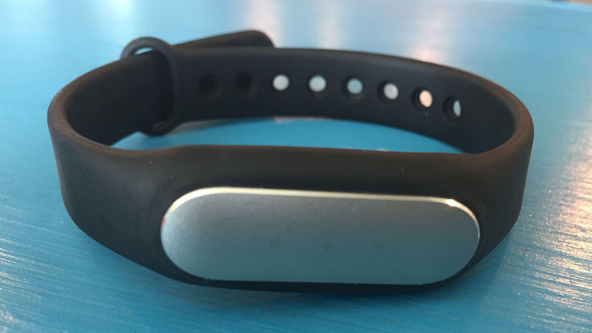 Why is the Xiaomi Mi Band the best fitness wearable band for Rs 999? @sidnchips tells you why. 
