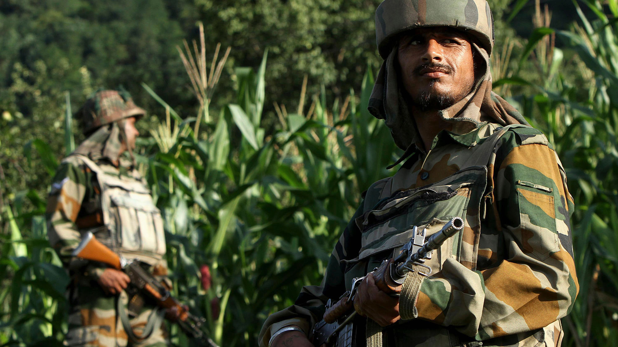 Indian soldiers patrol the LOC near Srinagar. (Photo: Reuters)