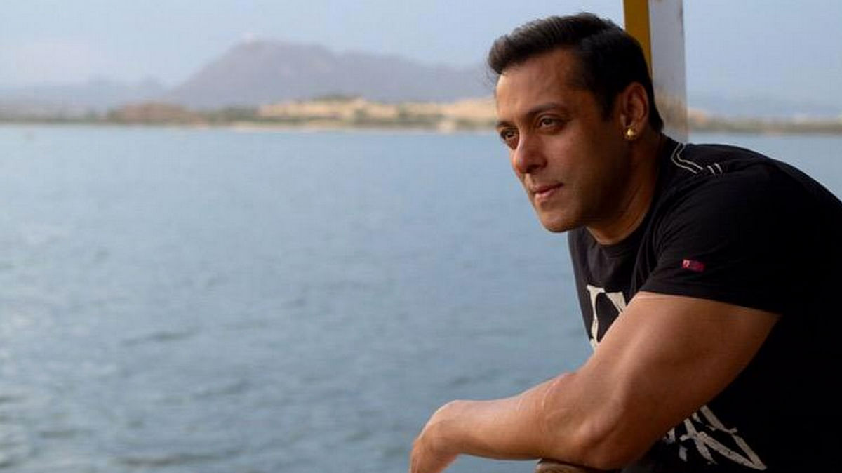 Salman Goes Boating in Udaipur
