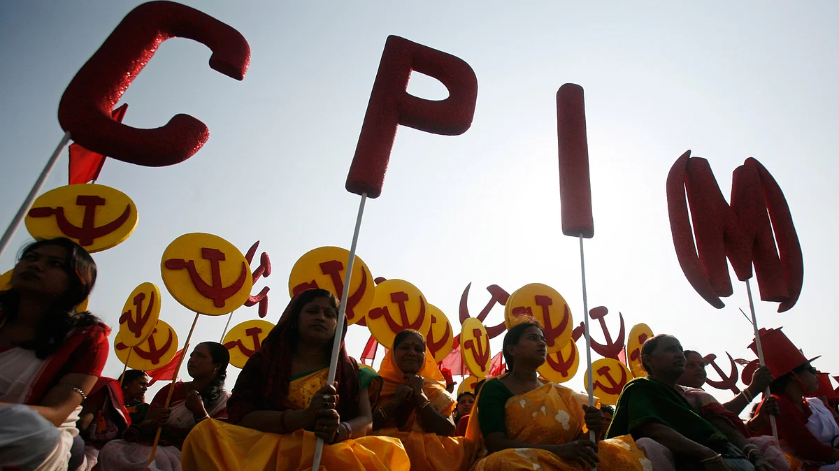 FILE: Supporters of the Communist Party of India (Marxist) (CPI-M) attend a public rally (Photo: Reuters)
