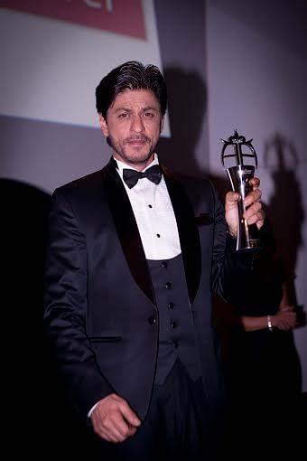 Shah Rukh Khan Zayn Malik tweet Asian Awards 2015 - Asian Culture Vulture