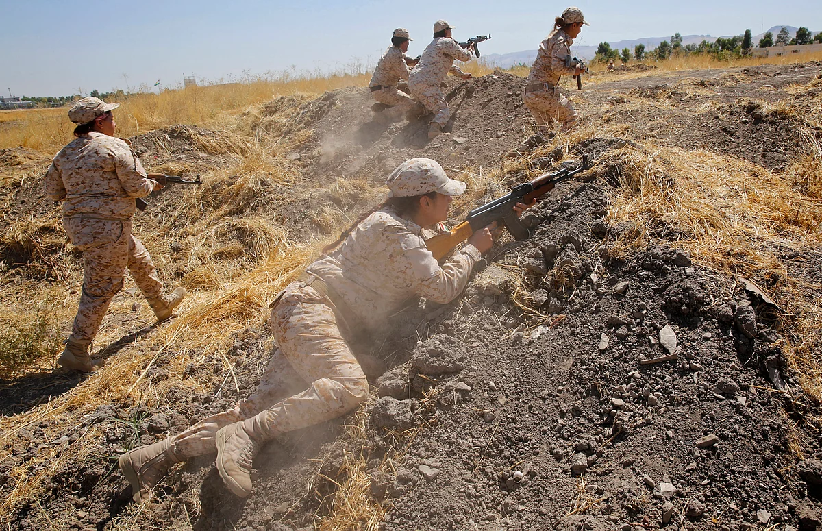 <!--StartFragment-->Kurdish Peshmerga female fighters take part in combat skills training before being deployed to fight the Islamic State at their military camp in Sulaimaniya, northern Iraq, September 18, 2014. (Photo: Reuters)<!--EndFragment-->