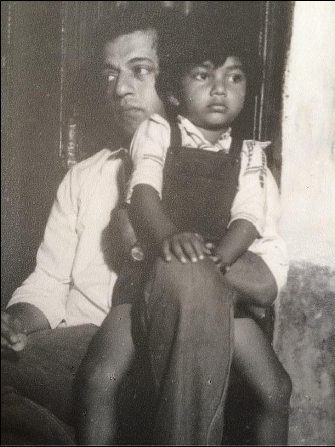 Master Manjunath with Girish Karnad (Photo Courtesy: <a href="https://www.facebook.com/mastermanjunath">Facebook/Manjunath Nayaker</a>)
