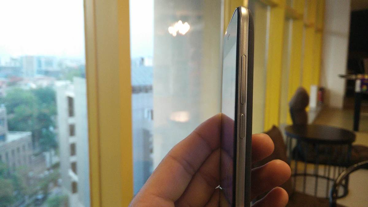 Canvas spark is sleek with a metallic look frame on the sides. (Photo: The Quint)
