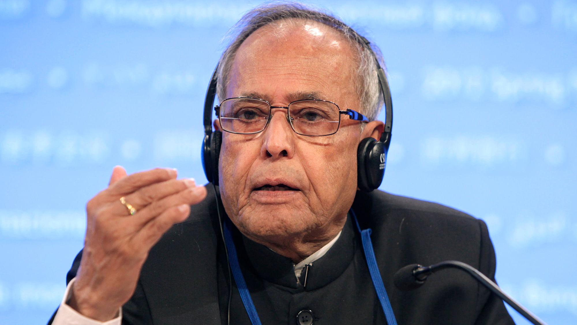 President Pranab Mukherjee gives a go ahead to the GST Bill. (Photo: Reuters)