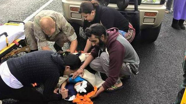 Sikh Student in New Zealand, Harman Singh removed his turban and is seen tending to the 5-year-old boy. (Photo Courtesy: YouTube/Screengrab)