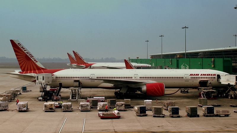 An aircraft parking bay at the Indira Gandhi International Airport,  Delhi (Photo: Wikimedia Commons)