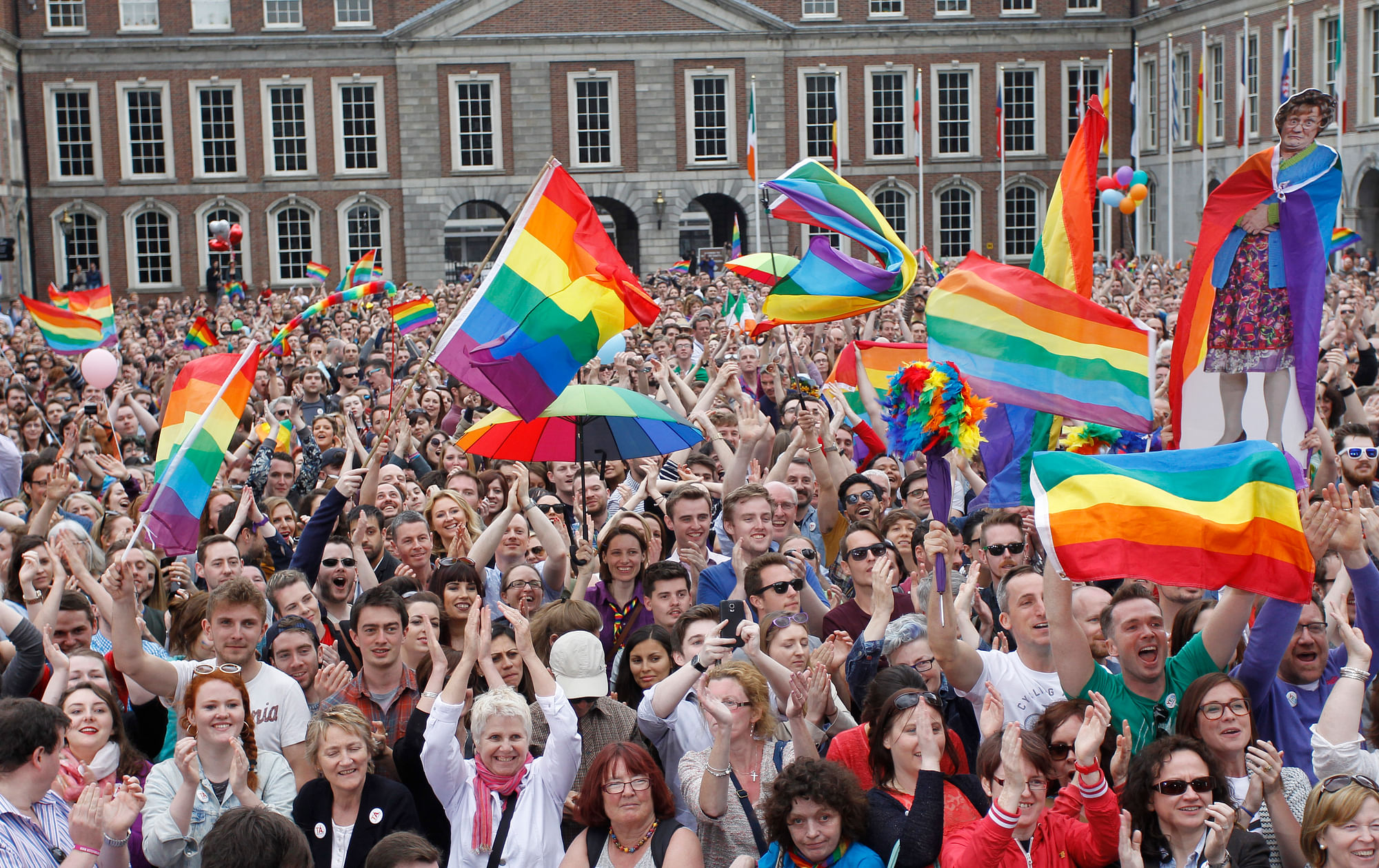 Ireland voted resoundingly to legalize gay marriage in the world’s first national vote on the issue. (Photo:AP)