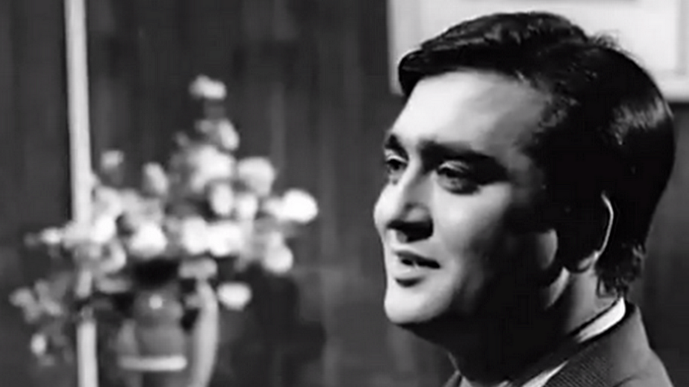 Sunil Dutt’s kind eyes and endearing smile had a huge fan following. 