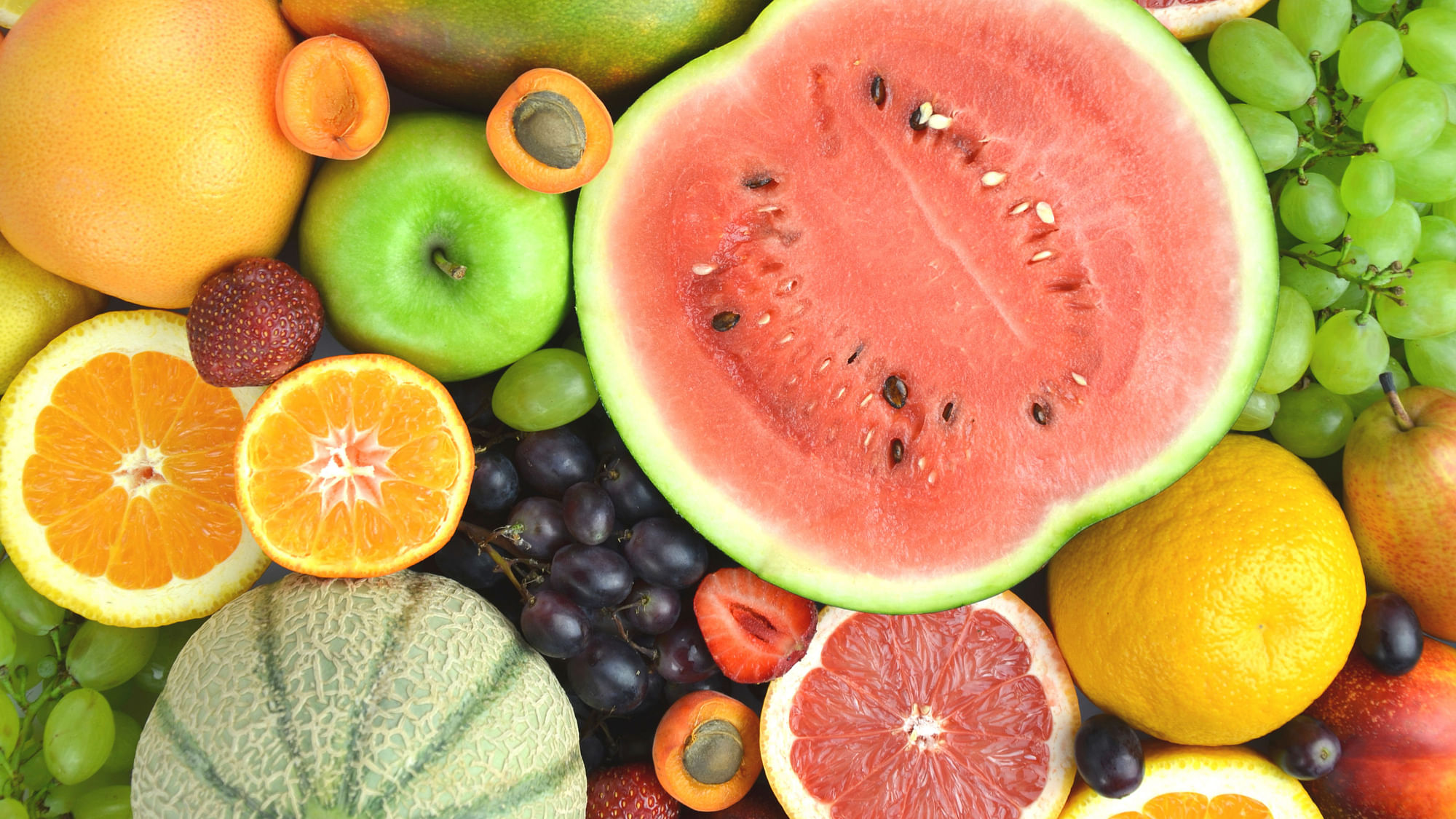 Fresh fruits and vegetables are your summer best-buddies. (Photo: iStock)