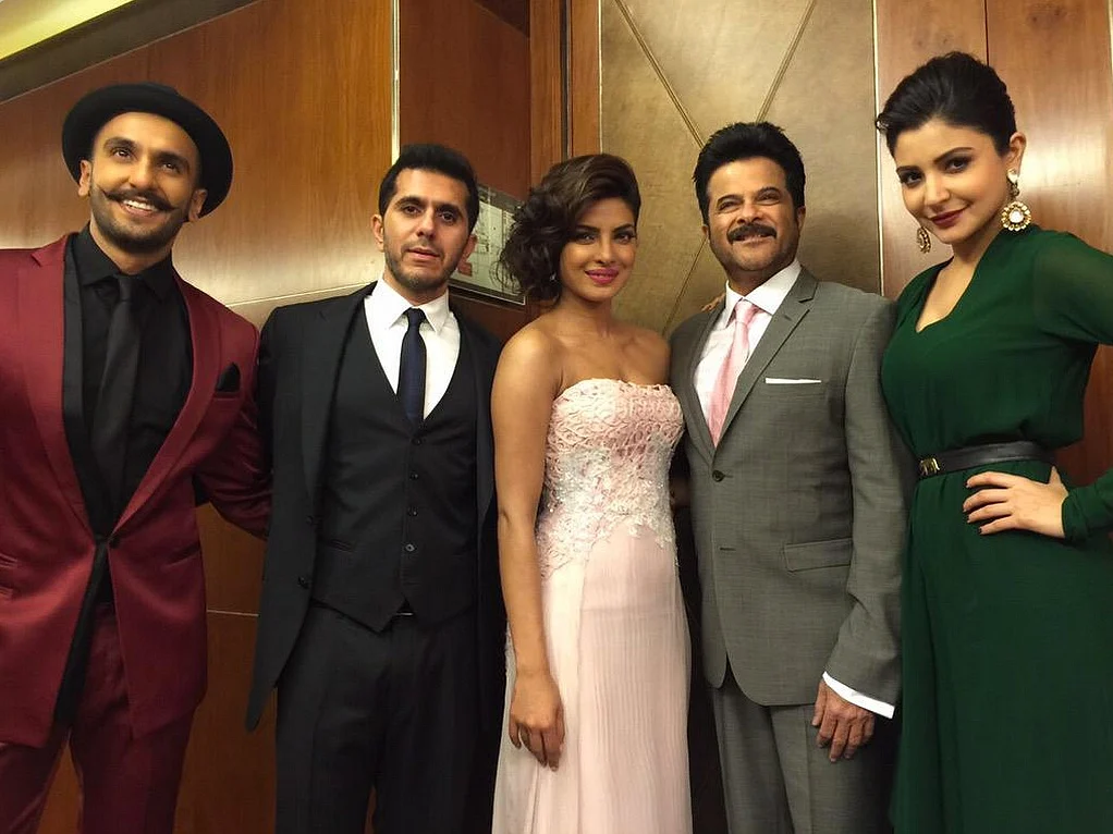 Anil Kapoor with the team of <i>Dil Dhadakne Do - </i>Ranveer Singh, Ritesh Sidhwani, Priyanka Chopra and Anushka Sharma (Photo: <a href="https://twitter.com/AnilKapoor">Twitter/AnilKapoor</a>)