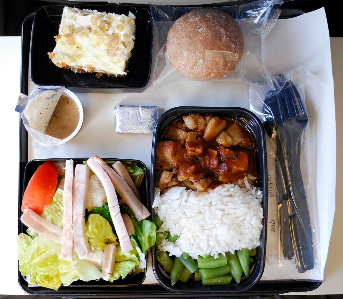 Find airplane food bland? Don’t blame the airlines. It’s not them. It’s YOU. 