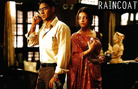 Ajay Devgn and Aishwarya Rai in Rituparno Ghosh’s<i> Raincoat</i>