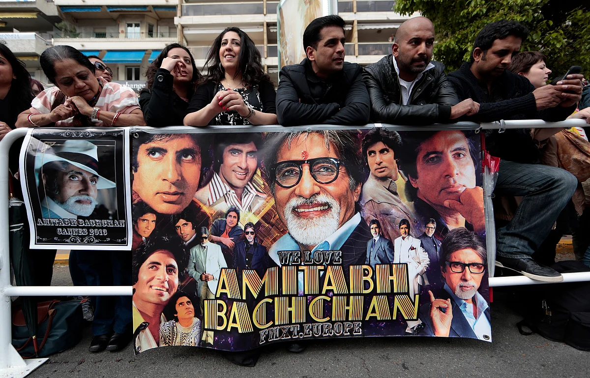<!--StartFragment-->Fans wait Bollywood actor Amitabh Bachchan before the screening of the film ‘The Great Gatsby’ and the opening ceremony of the 66th Cannes Film Festival. (Photo: Reuters)<!--EndFragment-->