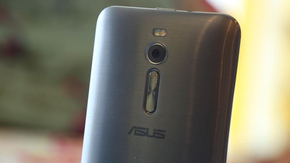 Zenfone 2 by Asus boasts of a 4GB RAM, and that is all you need.