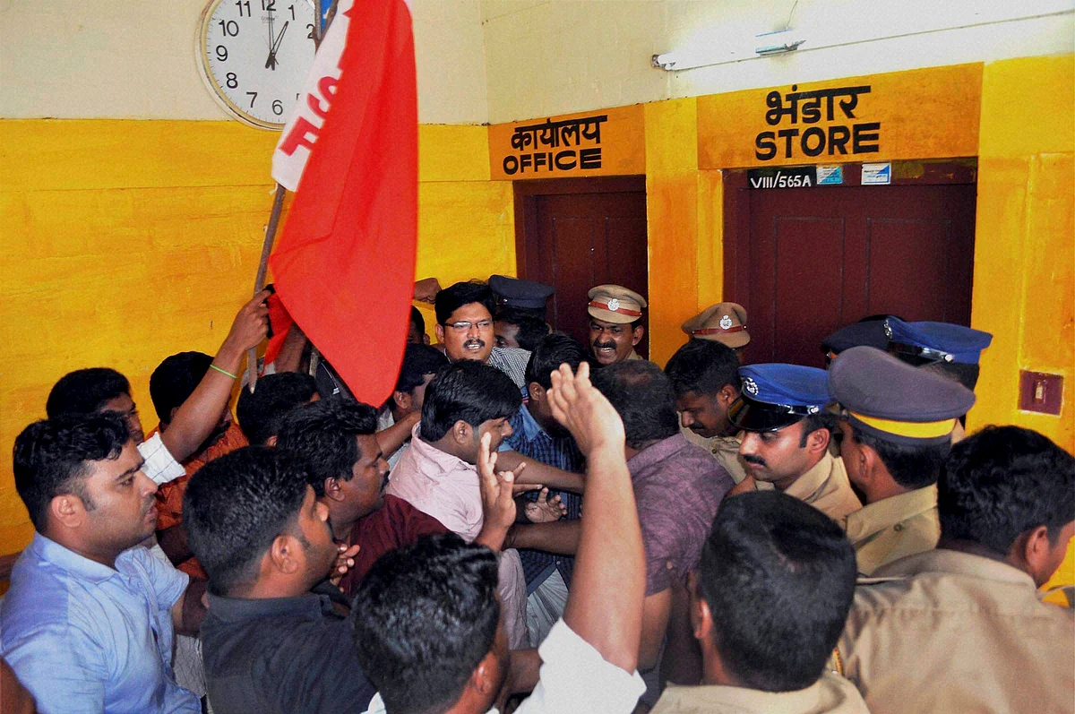 Alappuzha: People protest at Sports Authority of India centre in Alappuzha after a SAI student Aparna (15) died on Thursday. (Photo: PTI)