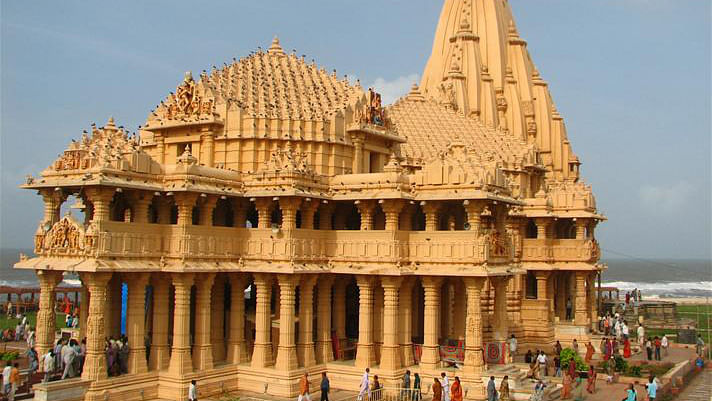 An arrow indicates that there is no land  between the temple and the South Pole (Photo: Somnath Temple website)
