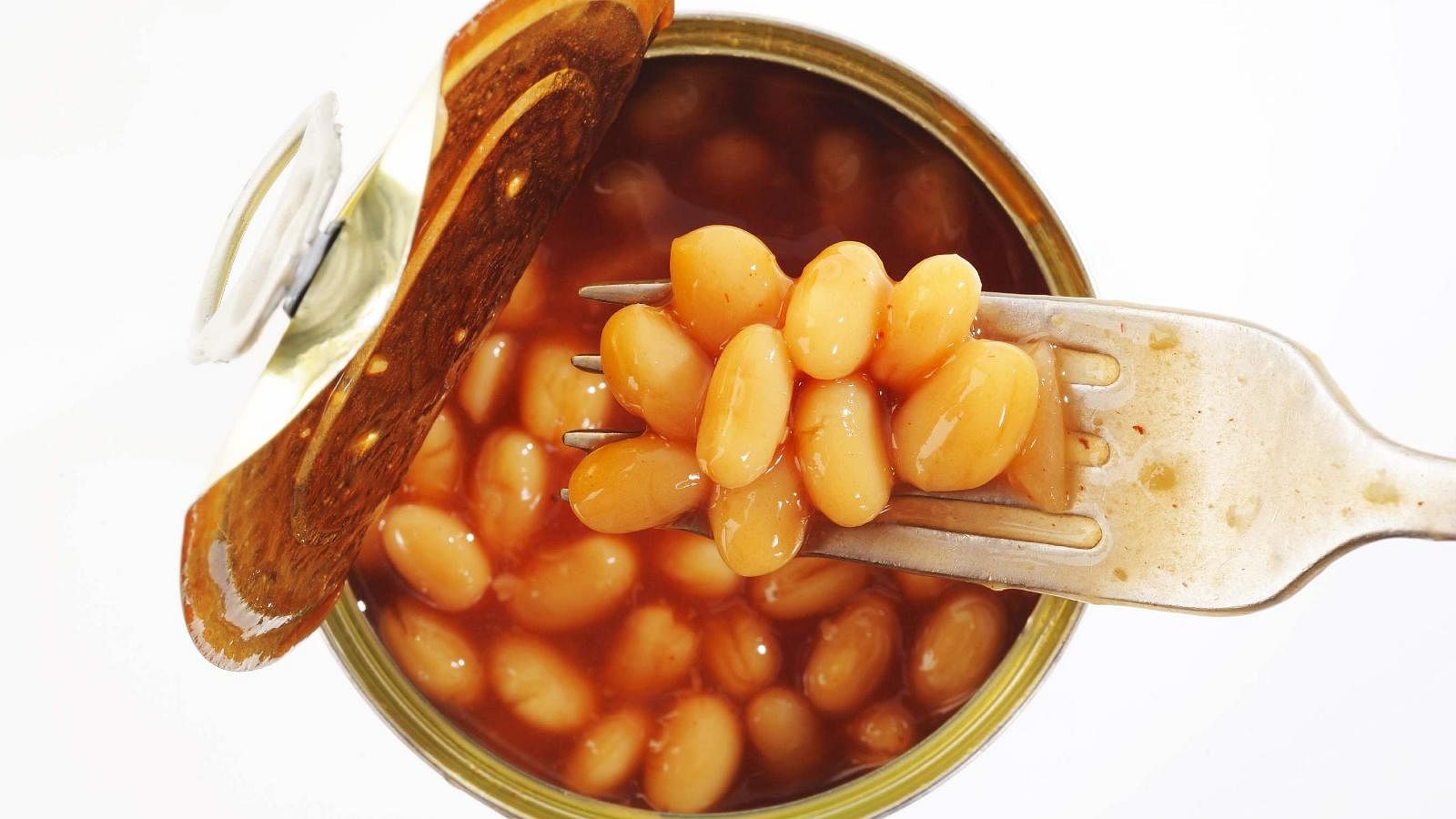 Before you reach for canned foods, read what’s really inside them (Photo: iStock)