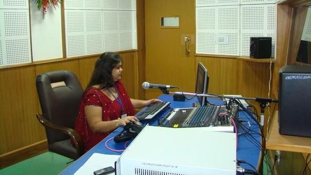 A radio broadcaster in India. (Photo: <a href="http://en.wikipedia.org/wiki/File:Community_Radio_Station,_HAU.jpg">World Development Foundation</a>)
