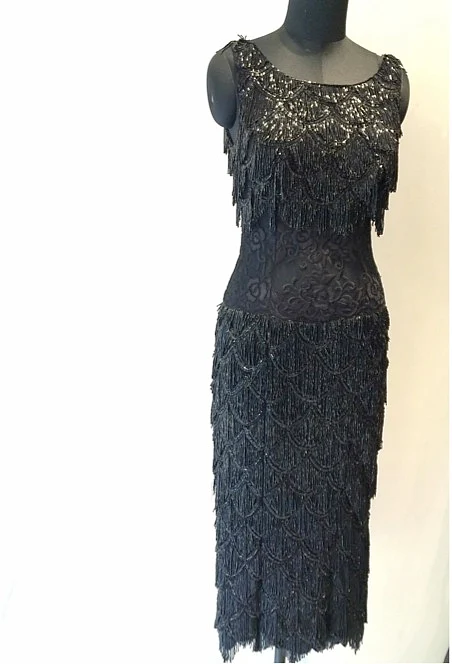 <!--EndFragment--> Dia Mirza is set to dazzle the green carpet in this meticulously crafted Rocky S creation 