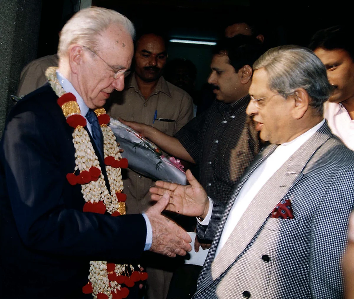 Rupert Murdoch (left) shakes hands with SM Krishna, former Chief Minister of Karnataka, in 2000. 