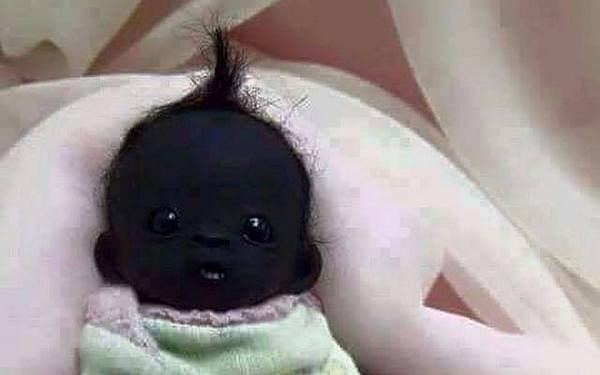 The picture of the baby touted as the darkest in the world. (Photo courtesy: &nbsp;Twitter)