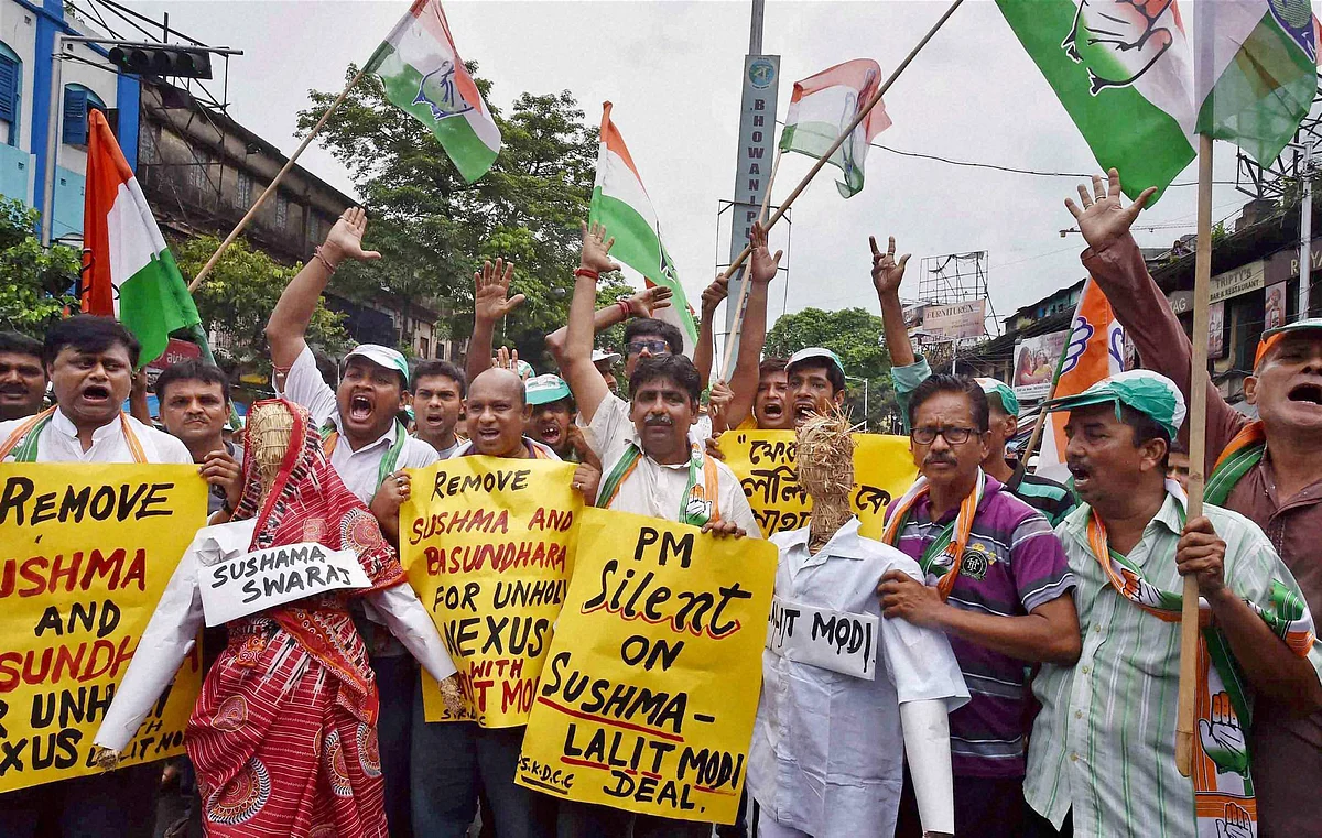Congress activists at the protest. (Photo: PTI)