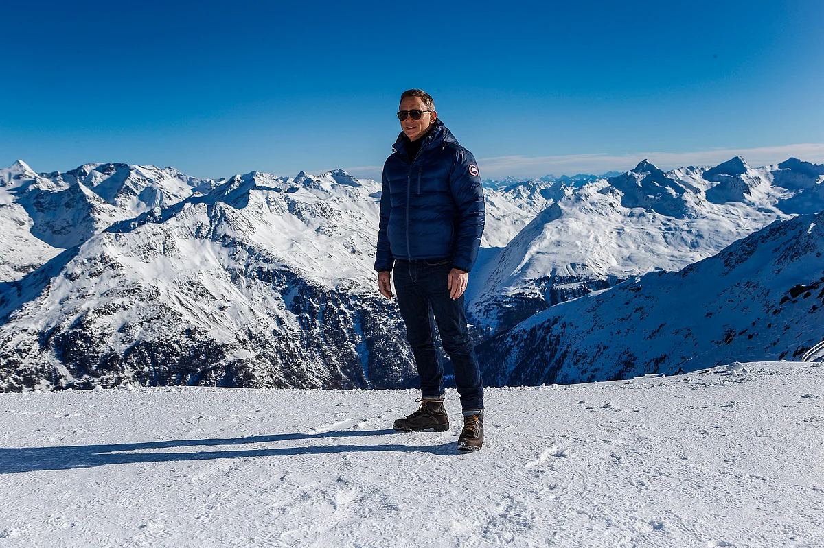 Actor Daniel Craig poses during a photocall to promote the new James Bond film <i>Spectre</i> at Gaislachkogel mountain in the Austrian ski resort of Soelden. (Photo: Reuters)
