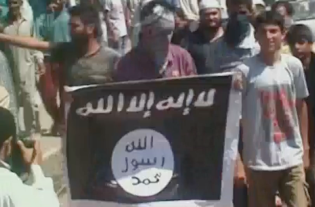 ISIS flag spotted in Jammu and Kashmir’s Anantnag district. (Photo: ANI screengrab)