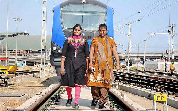 A Preethi (right), the first driver of the Chennai metro train. (Photo: <a href="https://twitter.com/itisprashanth/status/615450413131780096">Twitter.com/@itisprashanth</a>)