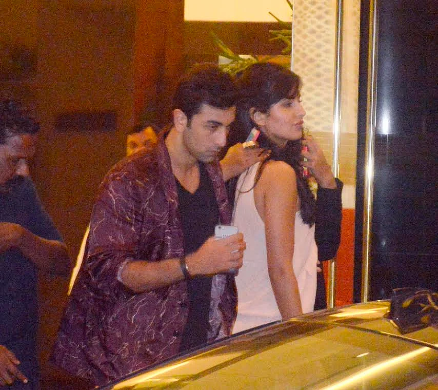 Ranbir comes to drop Katrina to the car (Photo: Yogen Shah)