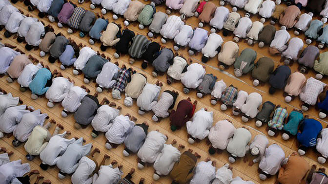 Muslims offer prayers during the holy Islamic month of Ramzan at a mosque in Allahabad. Image used for representational purposes.&nbsp;