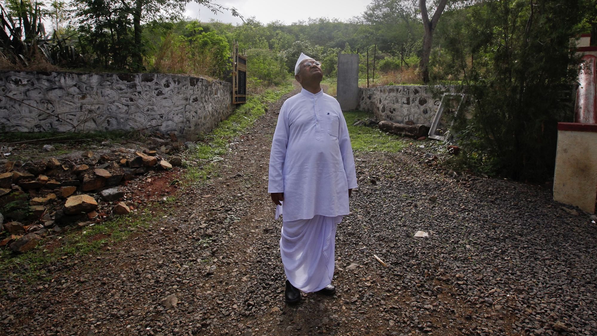 Anna Hazare inspects a school building in his village Ralegan Siddhi. (Photo: Reuters)