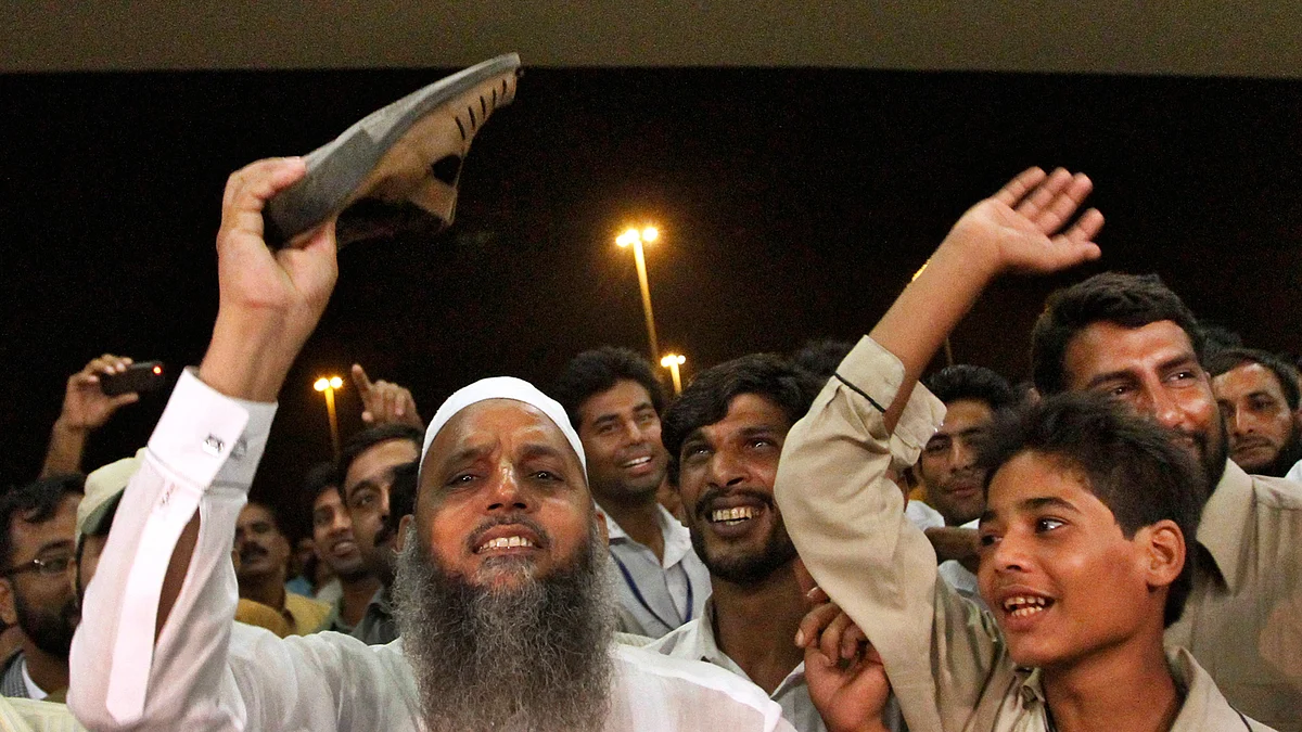 Pakistan cricket fans staging protest outside Allama Iqbal International Airport in Lahore in 2010.