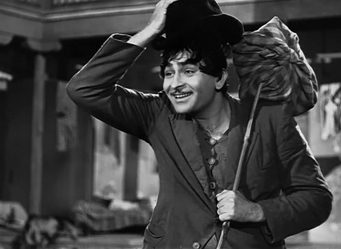 Raj Kapoor as the lovable tramp in <i>Shree 420. </i>(Photo Courtesy: Twitter)