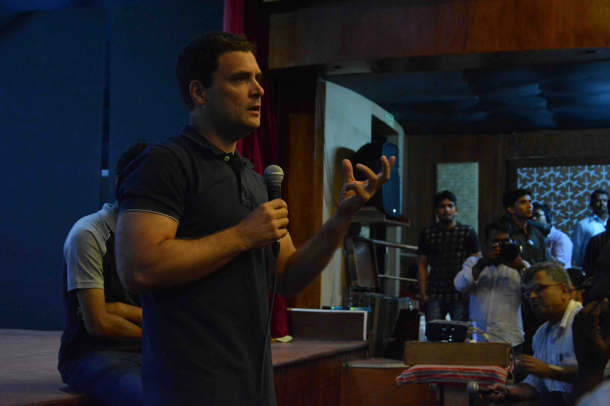 Rahul Gandhi making a point while speaking to FTII students (Photo courtesy: Fatema Kagalwala)