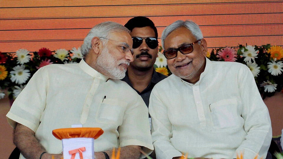 Prime Minister Narendra Modi with Bihar Chief Minister Nitish Kumar at a function for the launch of a number of government schemes in Patna.&nbsp;(Photo: PTI)
