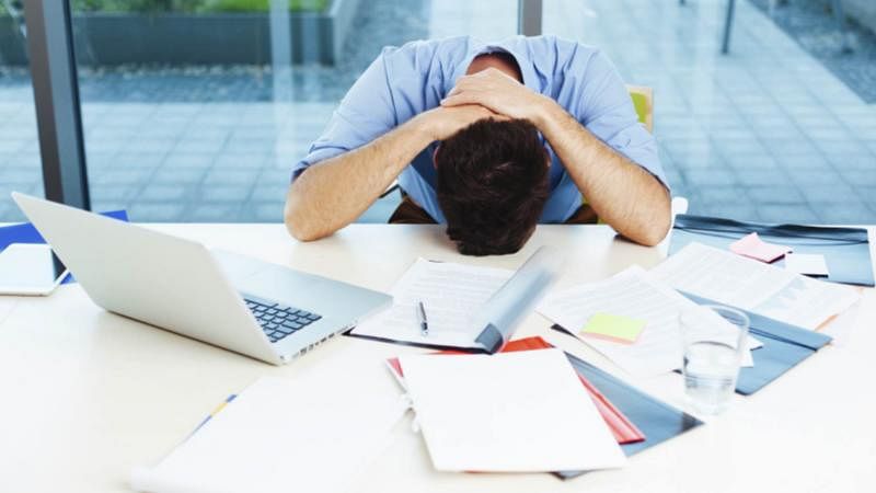 Working Dead? 5 Ways To Sneak a Nap at Work