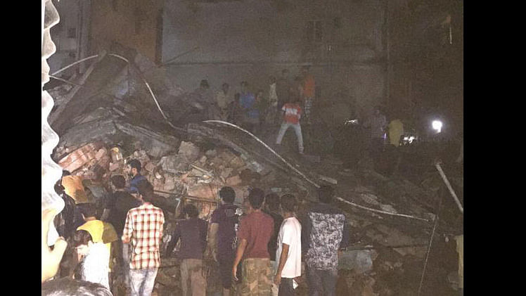 A four-storey building collapsed in Thane. (Photo: Twitter/<a href="https://twitter.com/ANI_news">@ANI_news</a>)