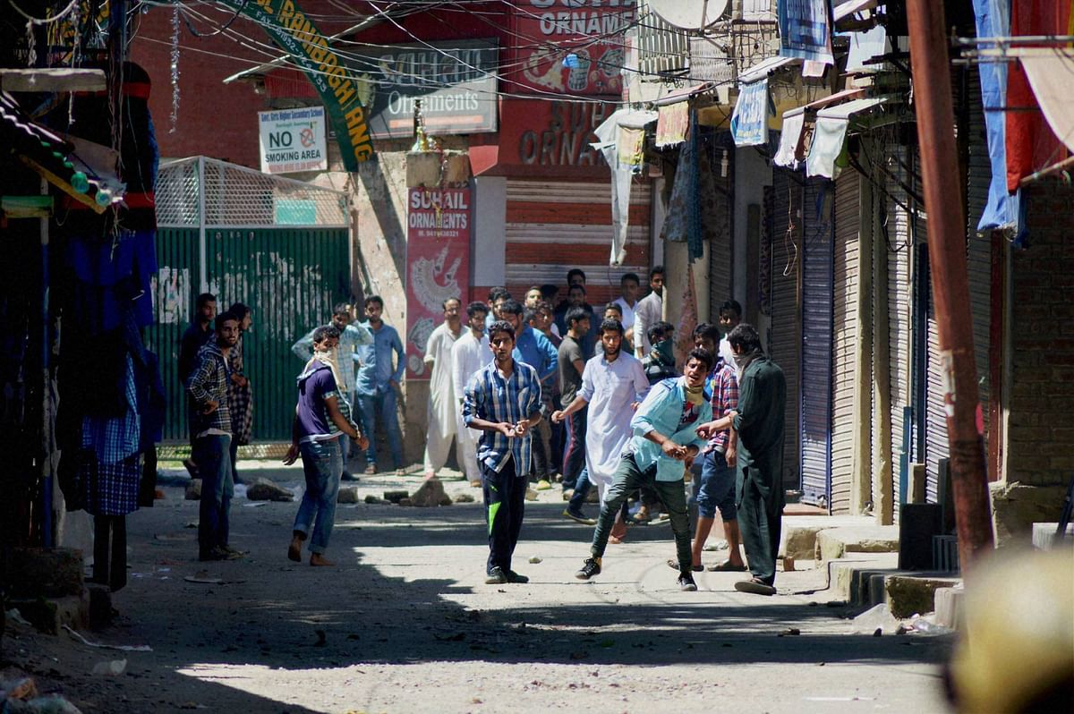 Clashes in Anantnag after Separatist Syed Ali Shah Geelani was prevented from addressing the rally.