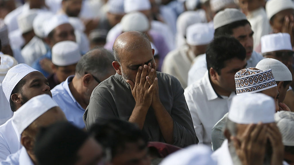 A large congregation of Muslims  prays in a Colombo street&nbsp;on July 18. (Photo: Reuters)