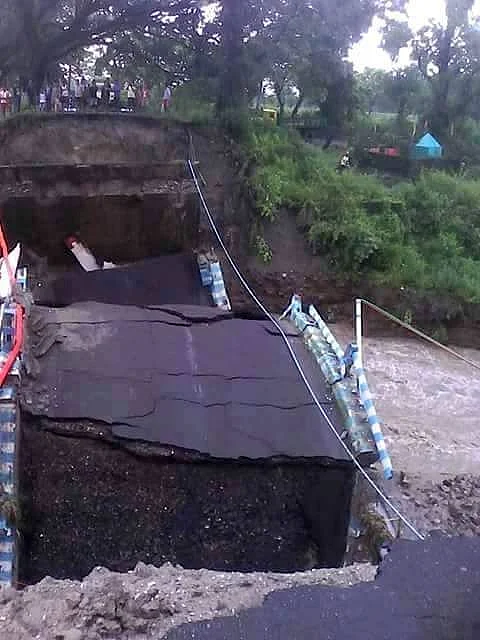 Sikkim road has been closed. (Photo Courtesy: Anjana Dutta)