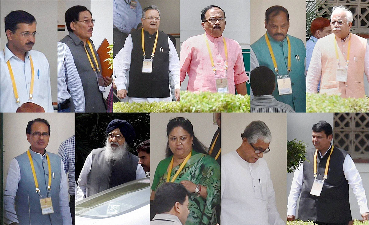 From left in the top row: Chief Ministers Arvind Kejriwal, Pawan Chamling, Raman Singh, Laxmikant Parsekar, Raghubar Das, Manohar Lal Khattar; and from left in the bottom row- Shivraj Singh Chouhan, Prakash Singh Badal, Vasundhara Raje, Manik Sarkar and Devendra Fadnavis after attending the second meeting of NITI Aayog’s Governing Council in New Delhi. (Photo: PTI)