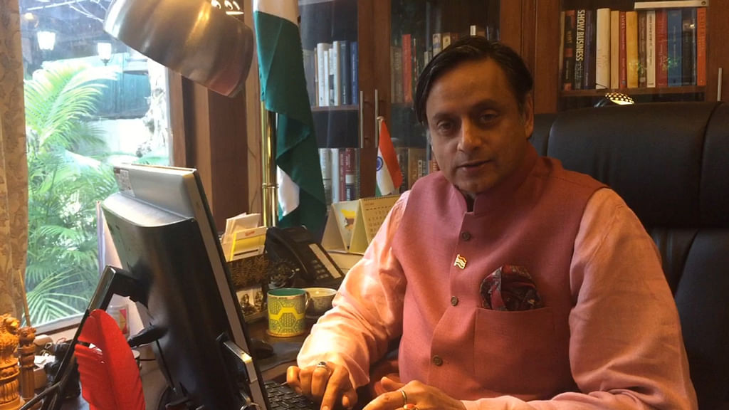 Shashi Tharoor during the Q&amp;A session. (Photo: <i>The Quint</i>)